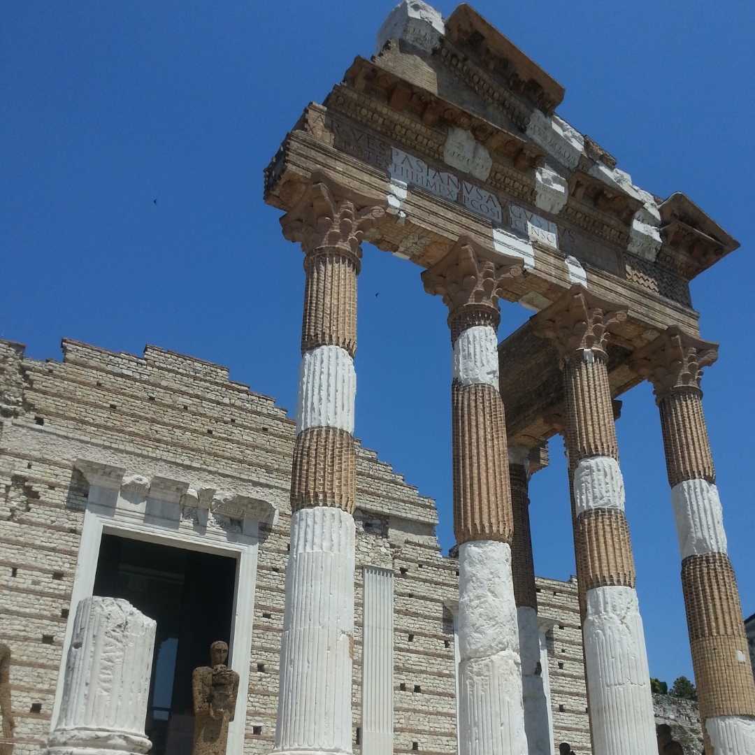 le colonne del tempio di Giove capitolino a Brescia